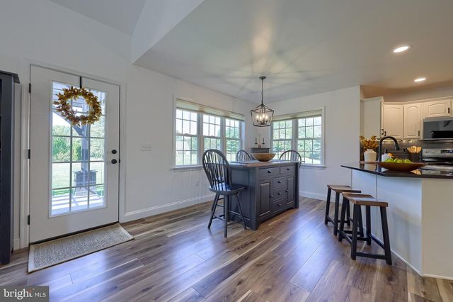 809 W BRUBAKER VALLEY RD, Lititz, PA 17543