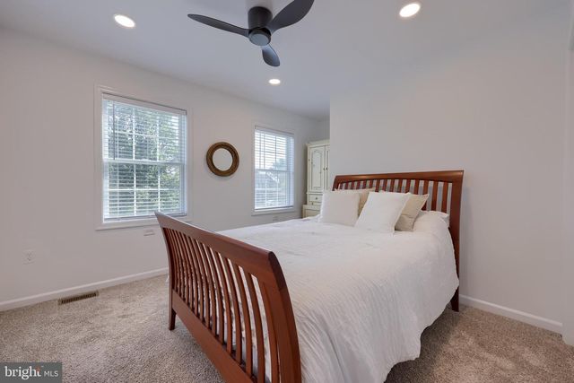 809 W BRUBAKER VALLEY RD, Lititz, PA 17543