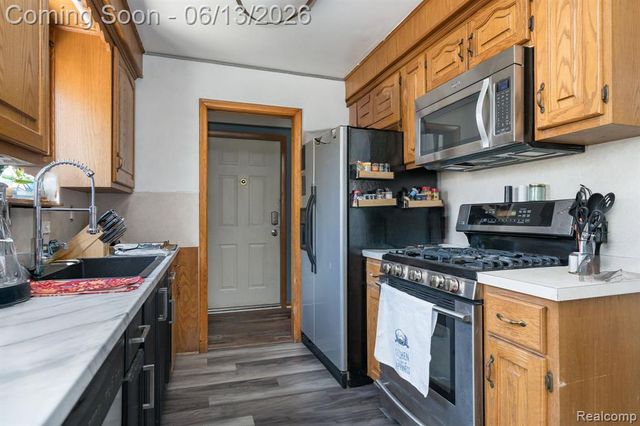 4929 Dudley Street, Dearborn Heights, MI 48125
