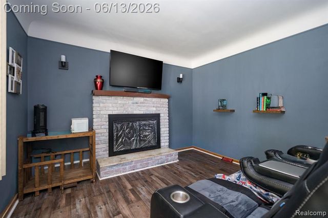 4929 Dudley Street, Dearborn Heights, MI 48125