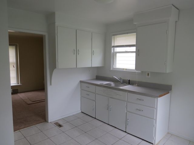 17538 Matthews Street, Riverview City, MI 48193