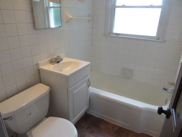 17538 Matthews Street, Riverview City, MI 48193