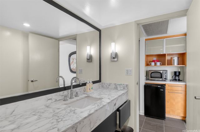 410 Atkinson Drive 1008, Honolulu, HI 96814