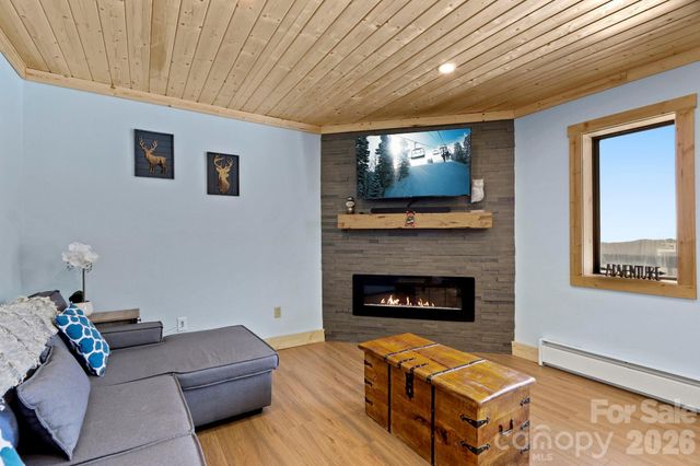 104 Sugar Ski Drive, Banner Elk, NC 28604