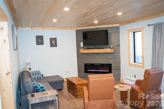 104 Sugar Ski Drive, Banner Elk, NC 28604
