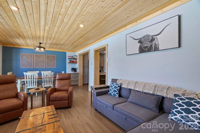 104 Sugar Ski Drive, Banner Elk, NC 28604