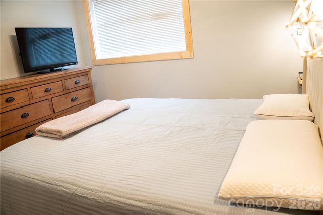 104 Sugar Ski Drive, Banner Elk, NC 28604