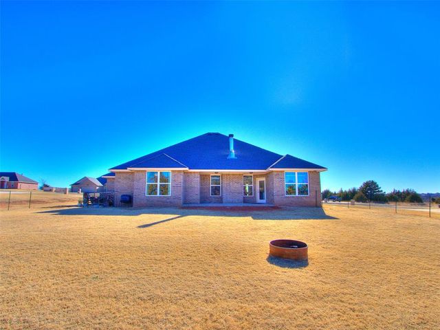 5461 Little Farms Road, Guthrie, OK 73044