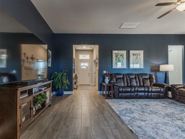 5461 Little Farms Road, Guthrie, OK 73044