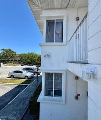660 NE 88th Ter 9, Miami, FL 33138