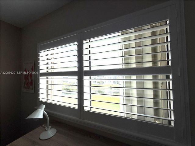 230 Lakeview Dr 307, Weston, FL 33326