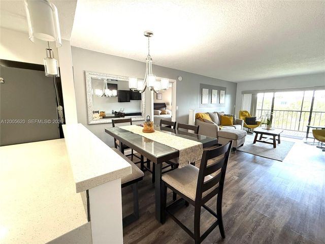 230 Lakeview Dr 307, Weston, FL 33326