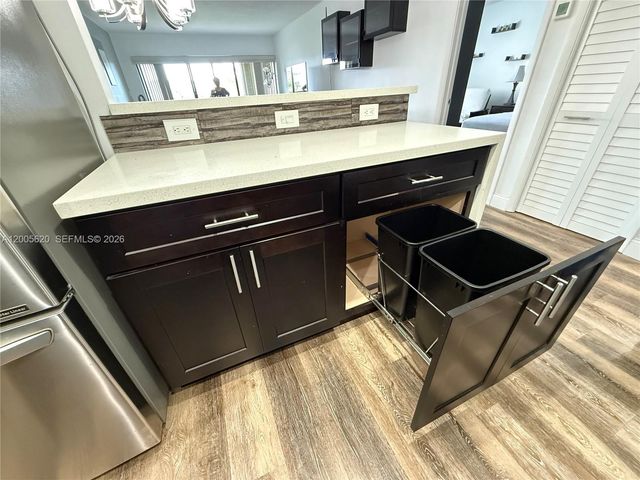 230 Lakeview Dr 307, Weston, FL 33326