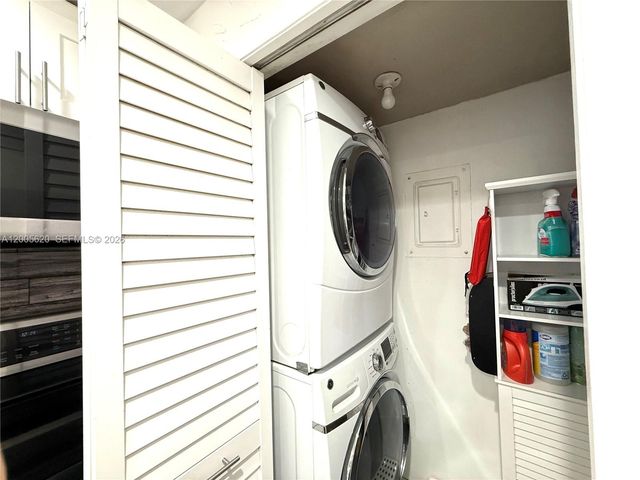 230 Lakeview Dr 307, Weston, FL 33326