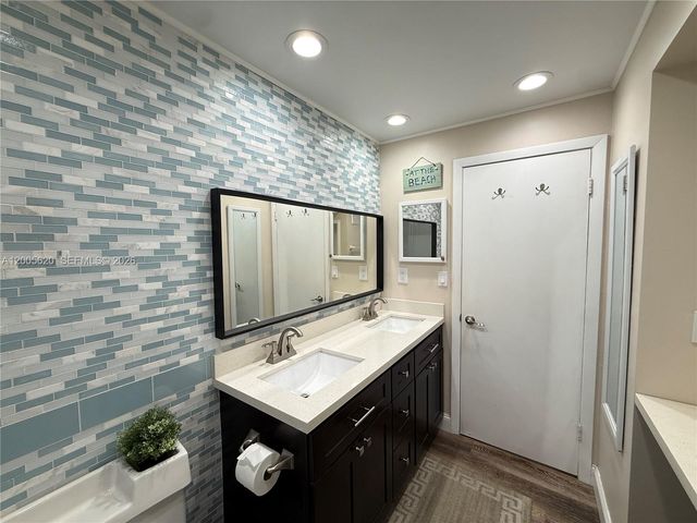 230 Lakeview Dr 307, Weston, FL 33326