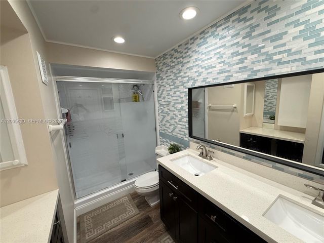 230 Lakeview Dr 307, Weston, FL 33326