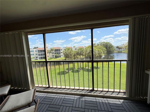 230 Lakeview Dr 307, Weston, FL 33326