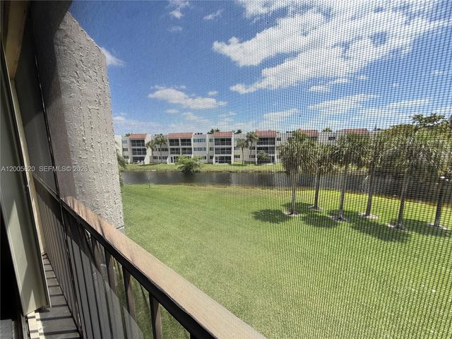 230 Lakeview Dr 307, Weston, FL 33326