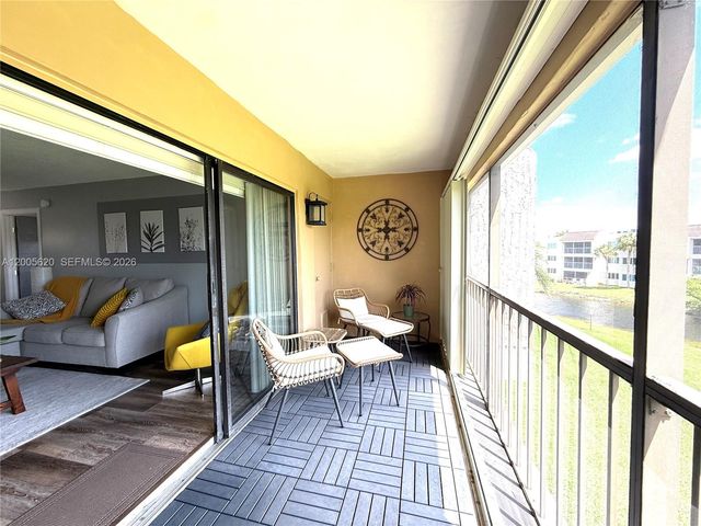 230 Lakeview Dr 307, Weston, FL 33326