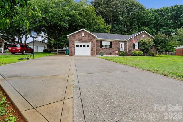10821 S Hampton Drive, Charlotte, NC 28227