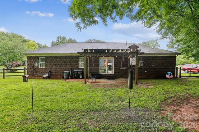 10821 S Hampton Drive, Charlotte, NC 28227