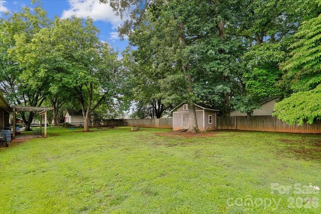 10821 S Hampton Drive, Charlotte, NC 28227
