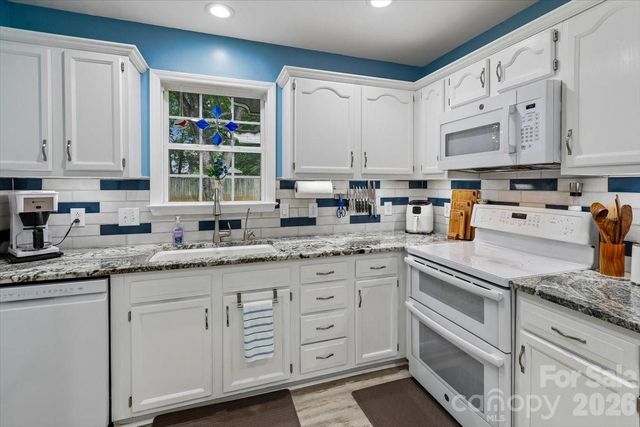 10821 S Hampton Drive, Charlotte, NC 28227