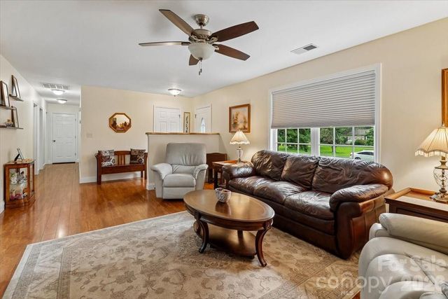 10821 S Hampton Drive, Charlotte, NC 28227