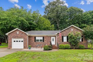 10821 S Hampton Drive, Charlotte, NC 28227