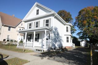 66 Taylor St, Holyoke, MA 01040