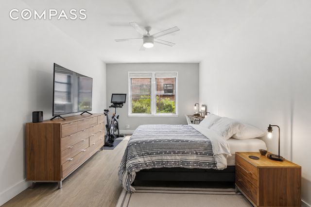 357 W 55th St Apt 4B, New York City, NY 10019