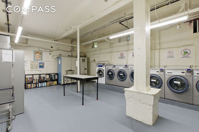 357 W 55th St Apt 4B, New York City, NY 10019