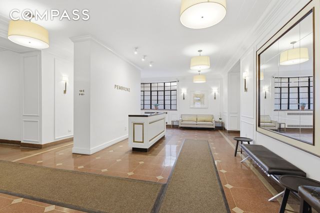 357 W 55th St Apt 4B, New York City, NY 10019