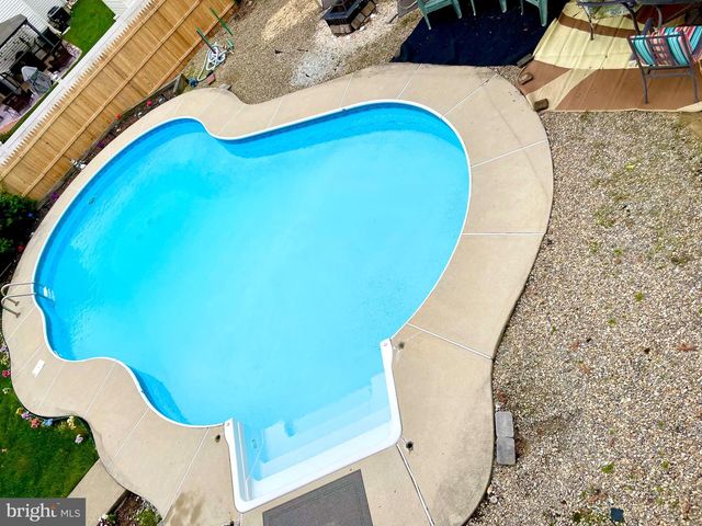 229 STERN AVE, Manahawkin, NJ 08050