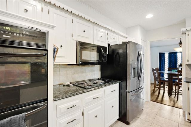 110 Bois D Arc Street, Tom Bean, TX 75491