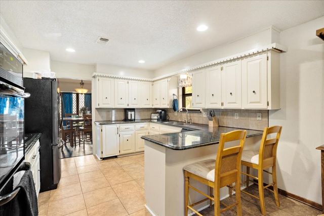 110 Bois D Arc Street, Tom Bean, TX 75491