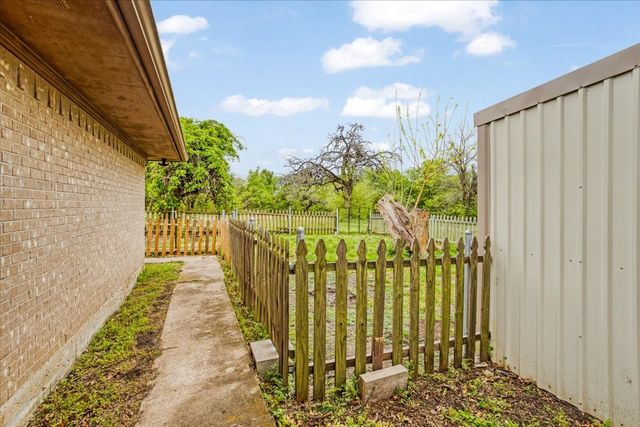 110 Bois D Arc Street, Tom Bean, TX 75491