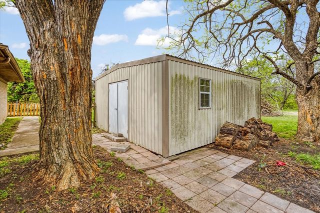 110 Bois D Arc Street, Tom Bean, TX 75491