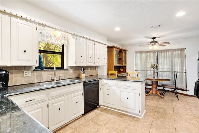 110 Bois D Arc Street, Tom Bean, TX 75491