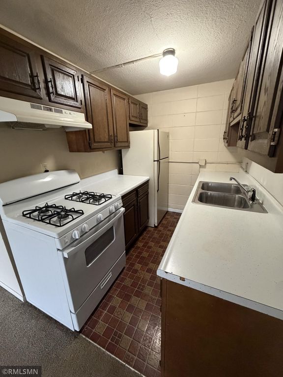 1368 7th Street E, Saint Paul, MN 55106 — photo 2