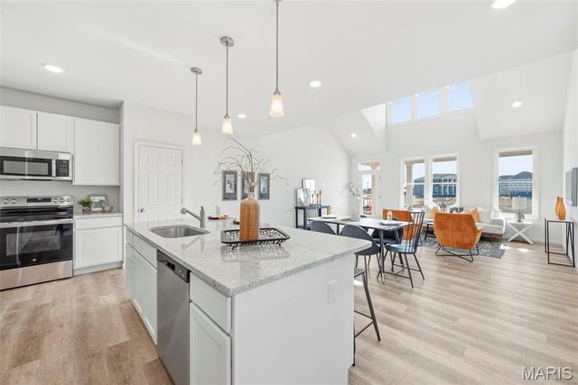 2905 Memphis Street, St Charles, MO 63301