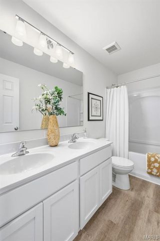 2905 Memphis Street, St Charles, MO 63301