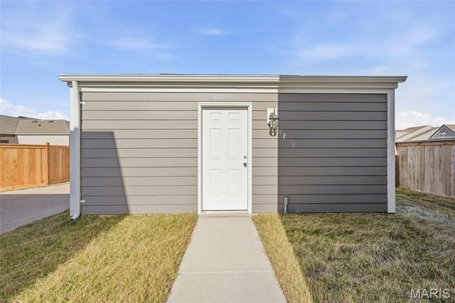 2905 Memphis Street, St Charles, MO 63301