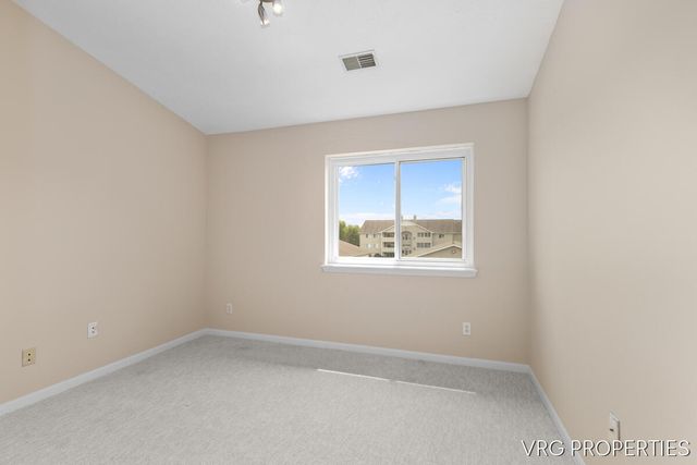 8354 N Jasonville Court Se 46, Caledonia Twp, MI 49316