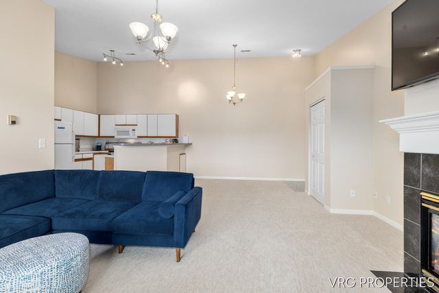 8354 N Jasonville Court Se 46, Caledonia Twp, MI 49316