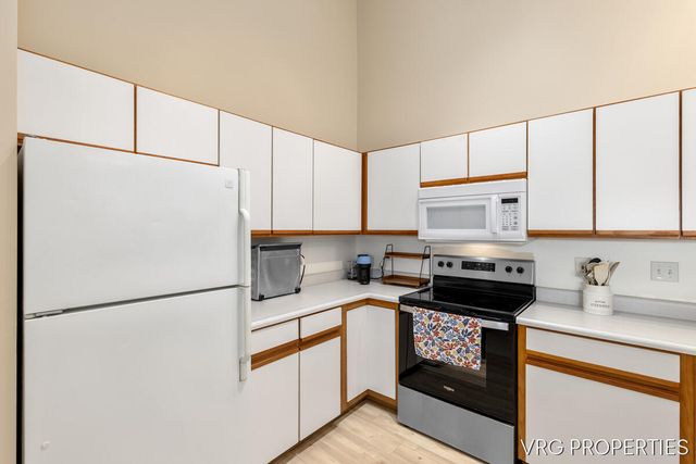 8354 N Jasonville Court Se 46, Caledonia Twp, MI 49316