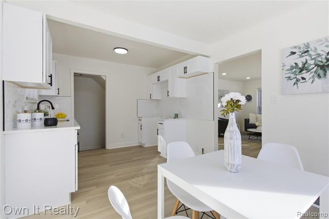 18500 Biltmore Street, Detroit, MI 48235