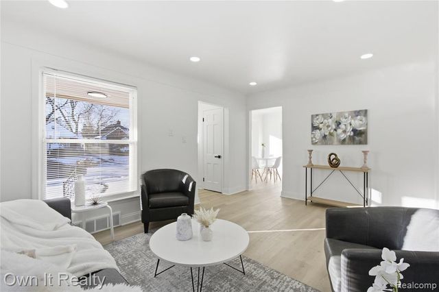 18500 Biltmore Street, Detroit, MI 48235