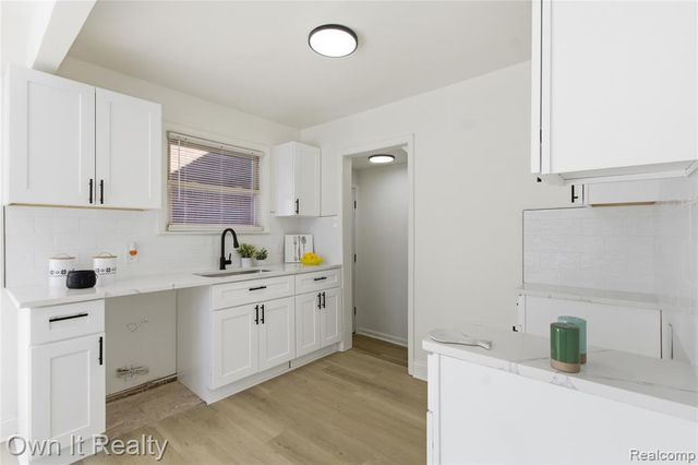 18500 Biltmore Street, Detroit, MI 48235