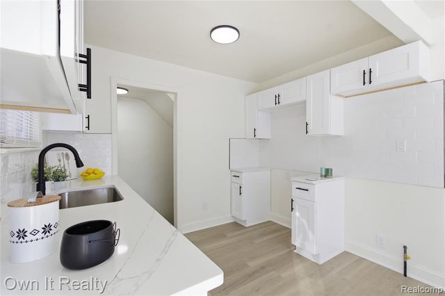 18500 Biltmore Street, Detroit, MI 48235